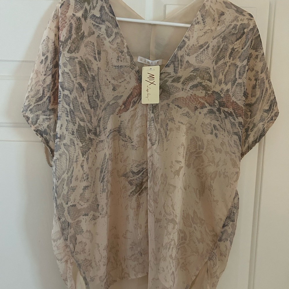 Karlie blouse- very feminine!